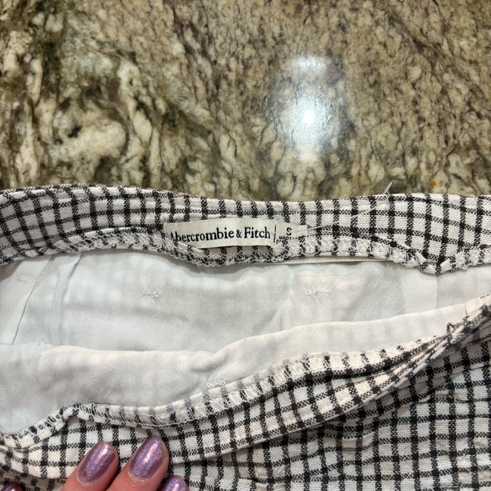 Abercrombie and Fitch ruched mini skirt - Picture 3 of 4